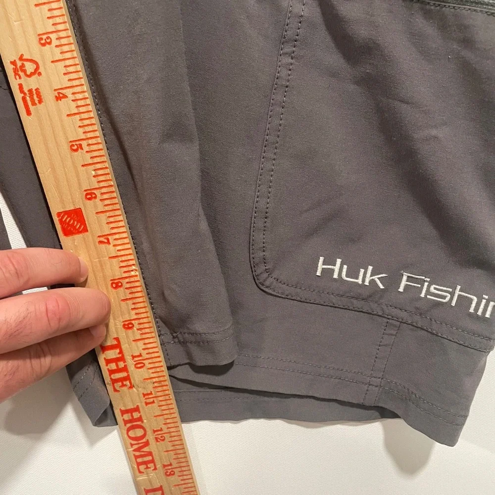 Huk Fishing Shorts Mens XXL Gray Performance Cargo Stretch Quick Dry Hybrid